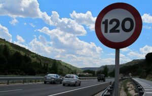 limite velocidad 120
